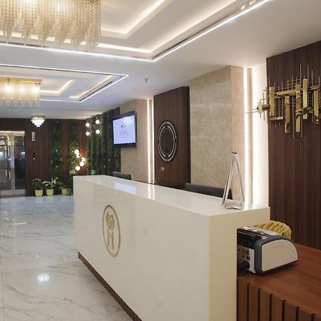 Hotel Heavens Garden Empire Guwahati Esterno foto